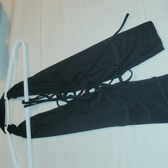 Demore Size M black halter top with lace up on the back - Picture 5 of 5